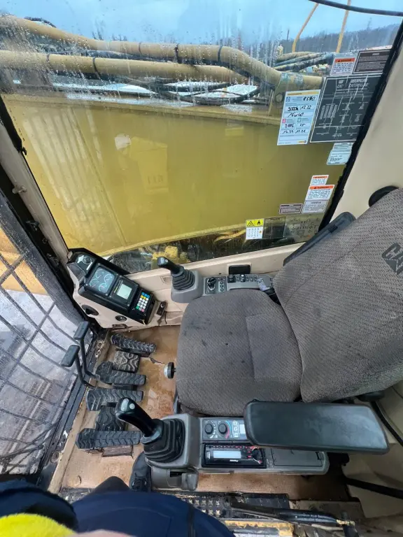 Caterpillar 365B L — сверхпрочный экскаватор-разрушитель
