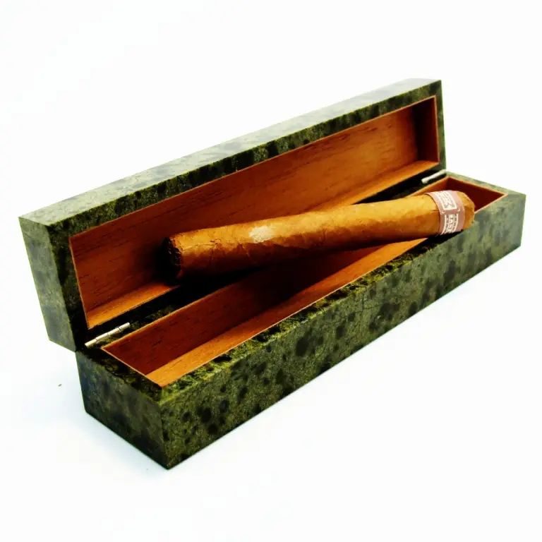Футляр - Хьюмидор (Humidor) для сигар. Чистый Вердантит.