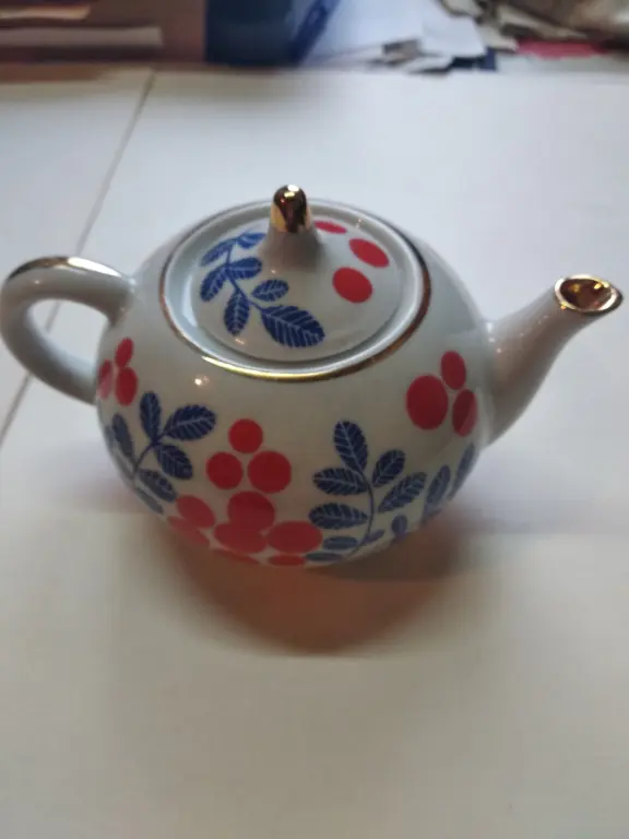 Миниатюрный, заварочный чайник город Киев ( СССР)