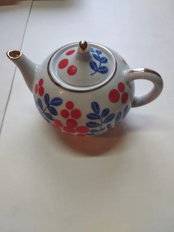 Миниатюрный, заварочный чайник город Киев ( СССР)