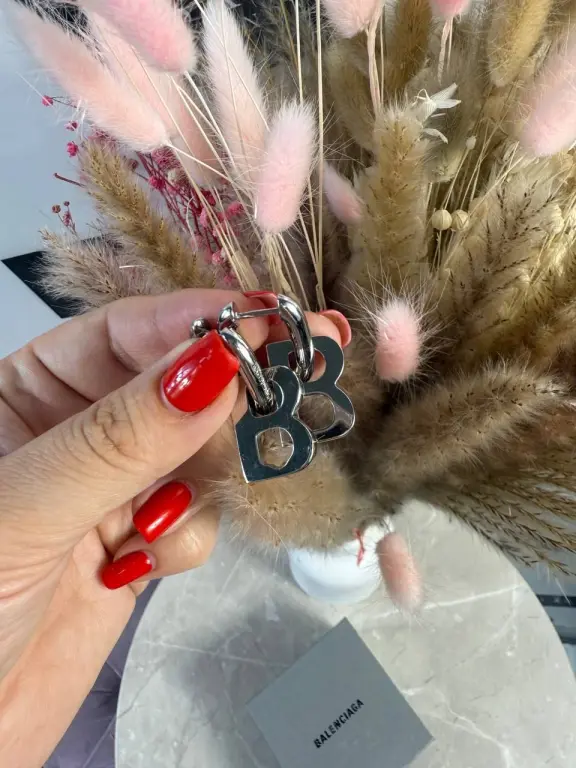 Серьги Balenciaga