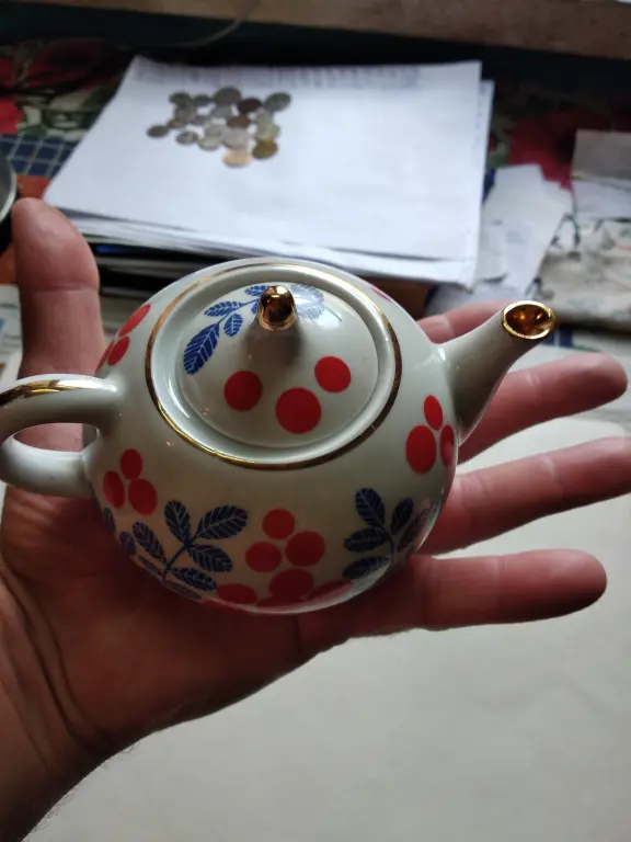 Миниатюрный, заварочный чайник город Киев ( СССР)