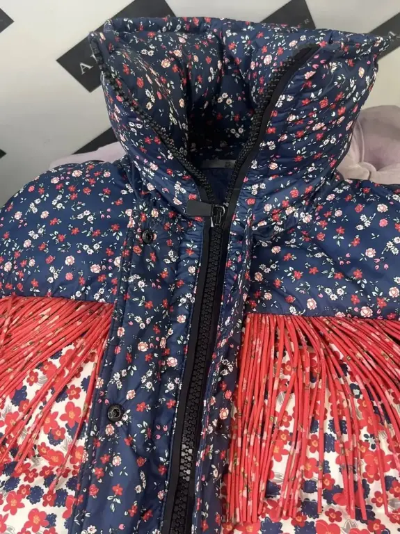 Женский пуховик moncler