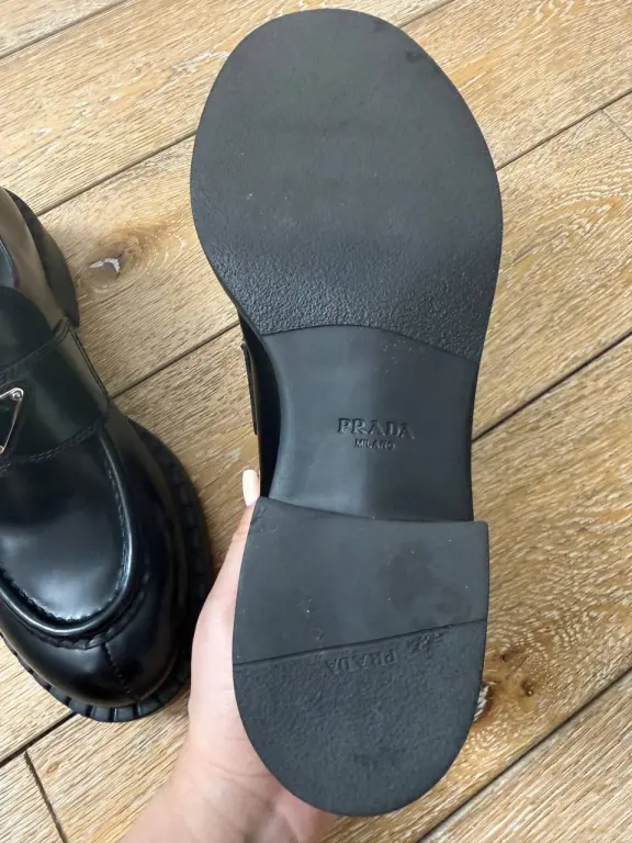 Женские Лоферы Prada