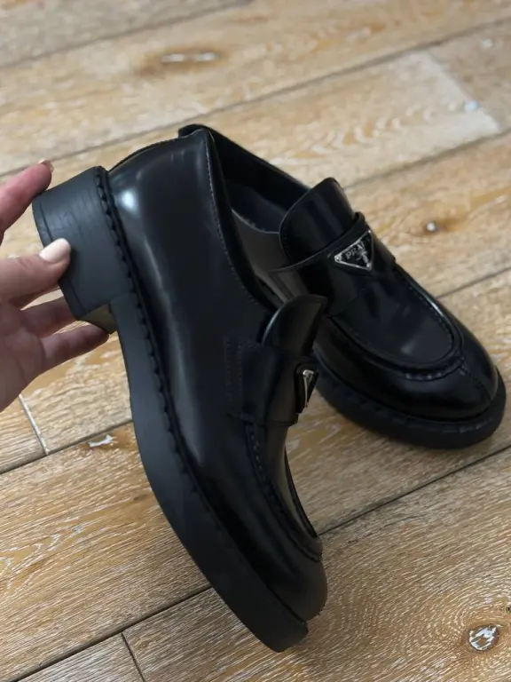 Женские Лоферы Prada