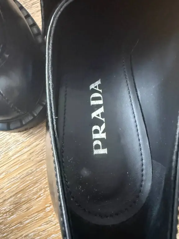 Женские Лоферы Prada