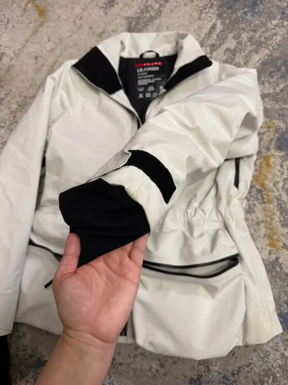 Женская куртка Prada