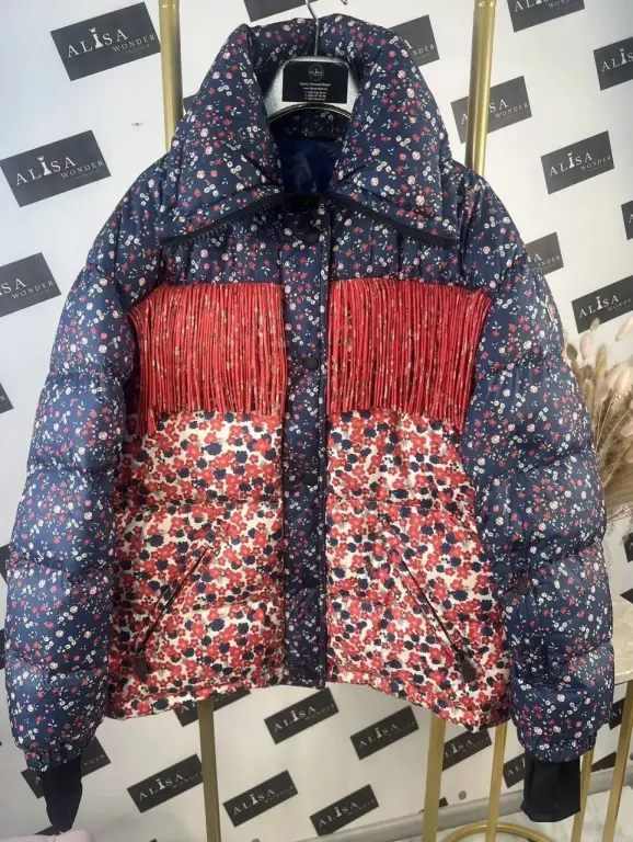 Женский пуховик moncler