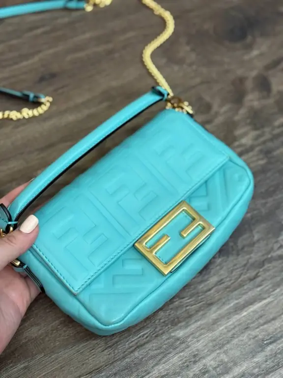 Женская сумка Fendi