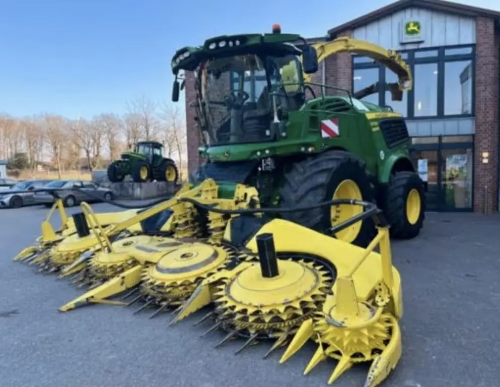 Продается самоходный кормоуборочный комбайн John Deere 9700i + жатка Kemper 475Plus