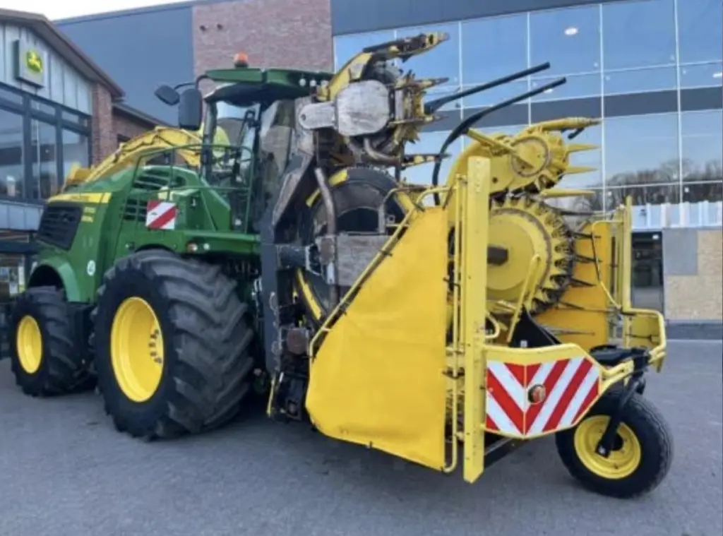 Продается самоходный кормоуборочный комбайн John Deere 9700i + жатка Kemper 475Plus