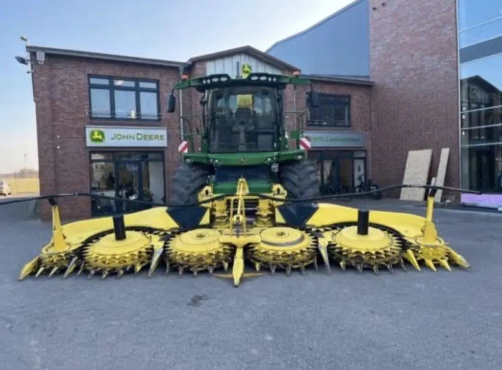 Продается самоходный кормоуборочный комбайн John Deere 9700i + жатка Kemper 475Plus
