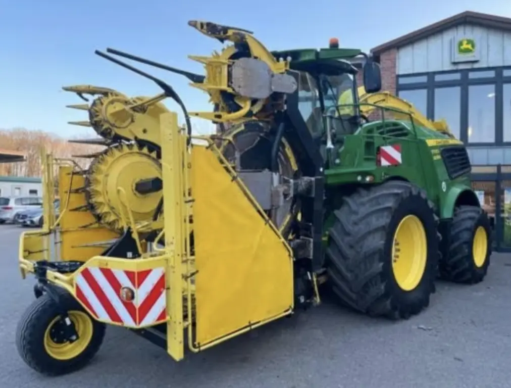 Продается самоходный кормоуборочный комбайн John Deere 9700i + жатка Kemper 475Plus