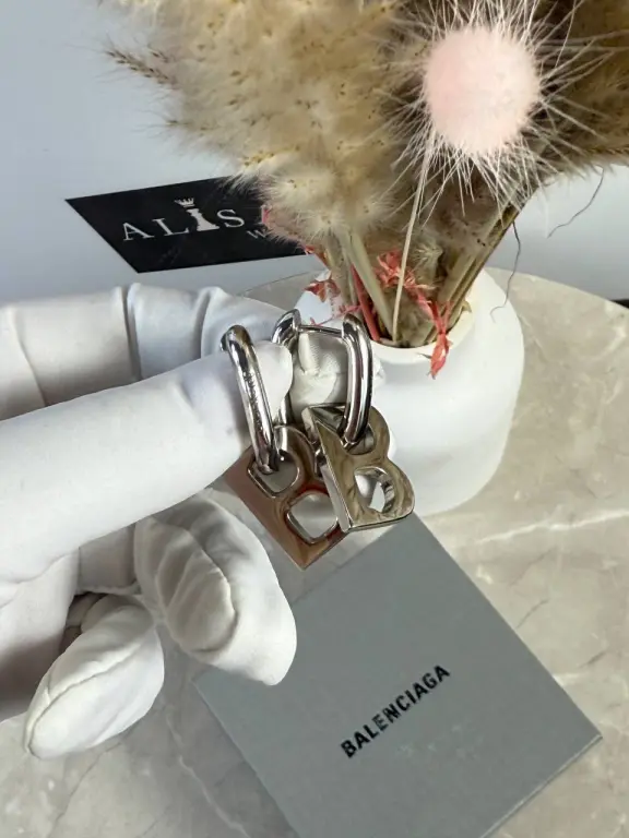 Серьги Balenciaga