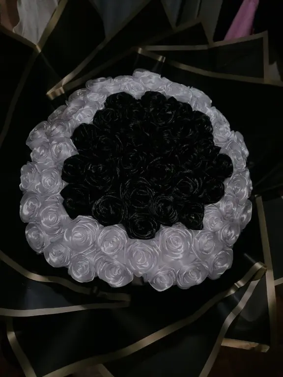 Букеты из атласных лент