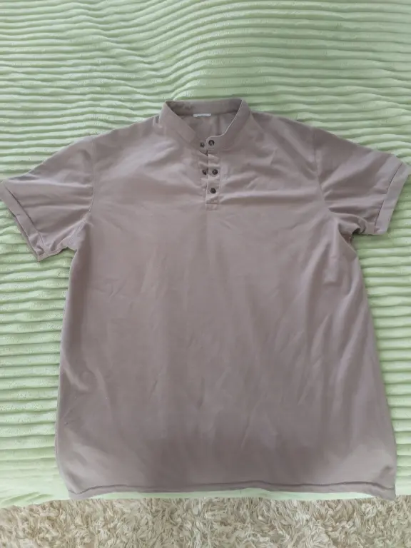 Отдам даром мужскую одежду 48 размер