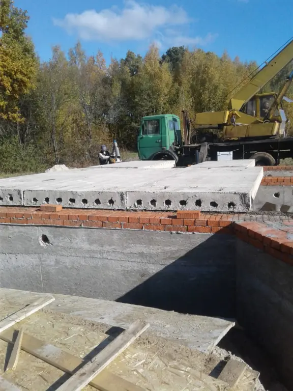 Возведение различного рода фундаментов.