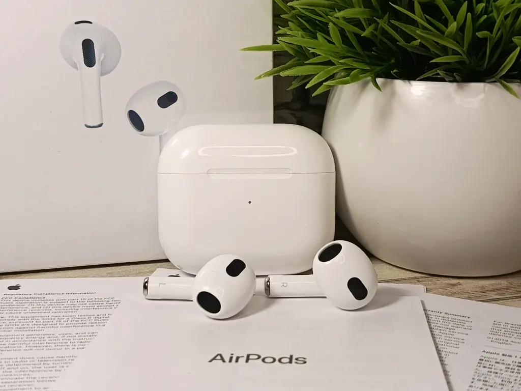AirPods 3 / 4 / pro 2