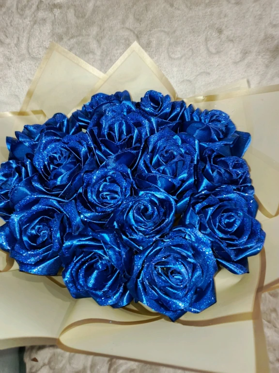 Букеты роз из атласных лент