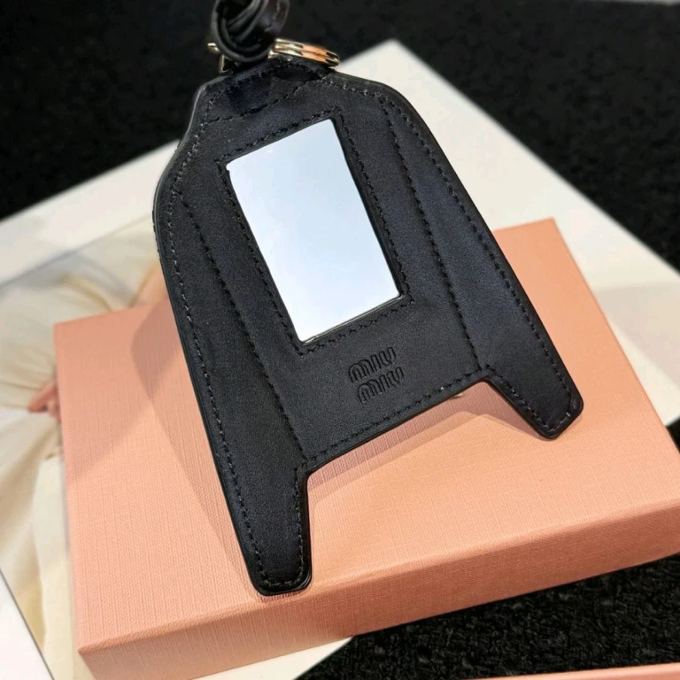 Брелки Miu Miu