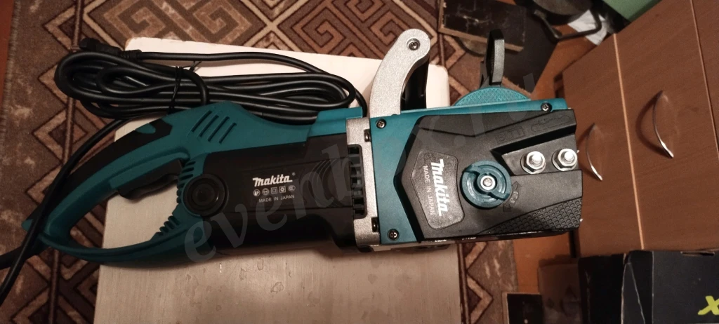 Электропила макита