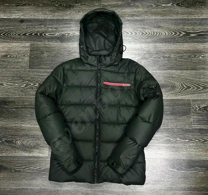 Куртка зимняя для мужчин Prada