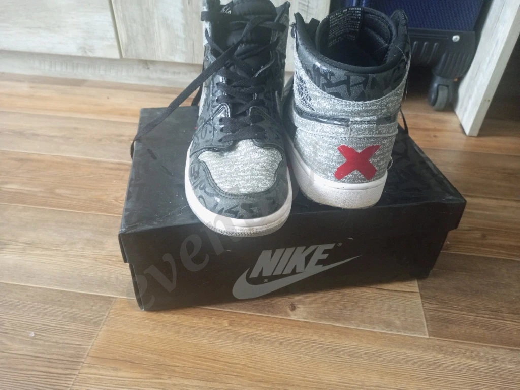 Кроссовки Nike Air Jordan 1