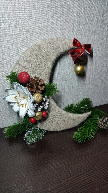 Новогоднее украшение «Месяц»