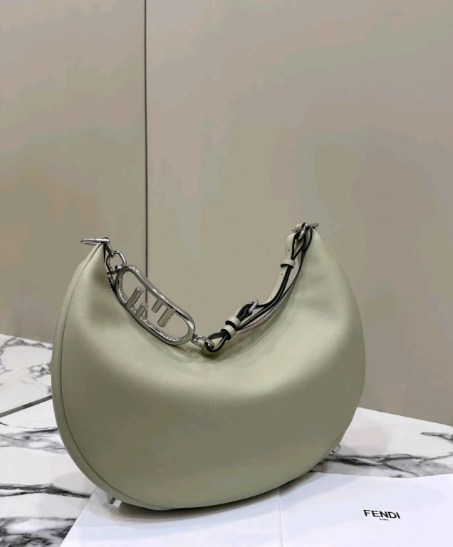 Сумка Fendi оригинал .