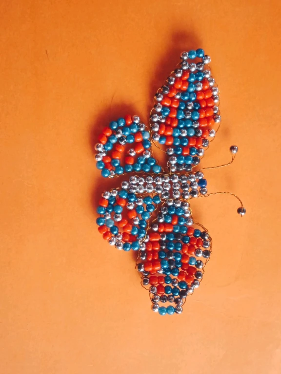 Украшение из бисера