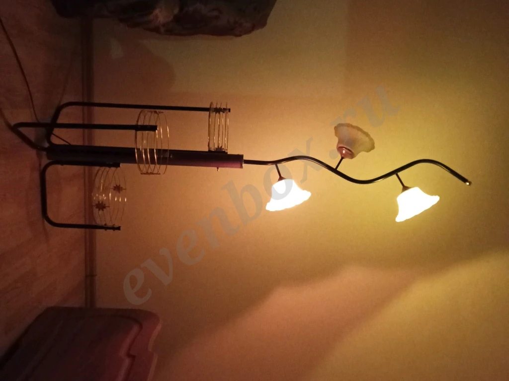 Торшер напольный с  подставками под цветы