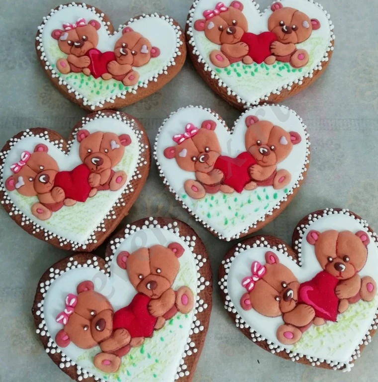 Расписные пряники на палочке.