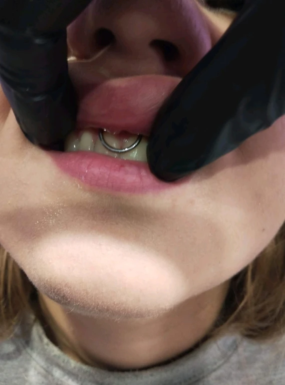 Все виды пирсинга.