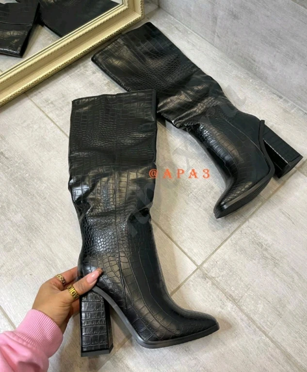 Р А С П Р О Д А Ж А Женские сапоги ботфорты