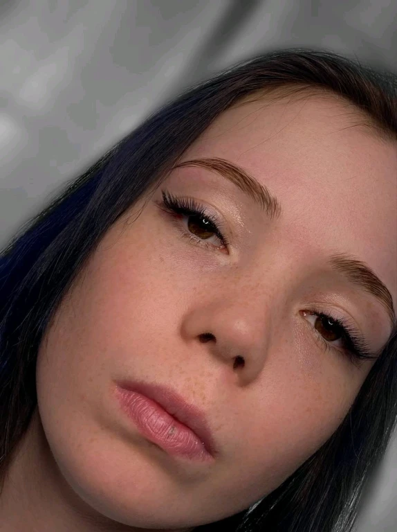 Окрашивание бровей краской