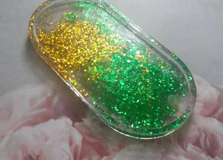 Подставка поднос из эпоксидной смолы