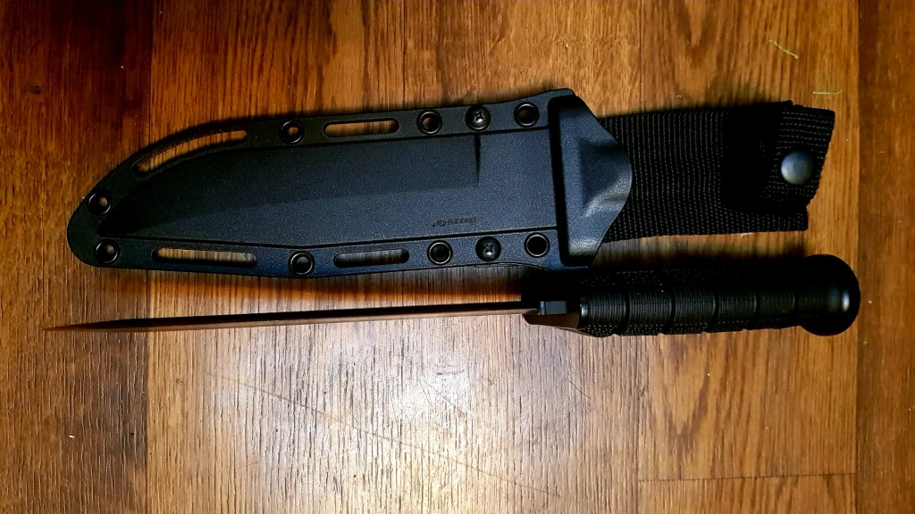 Нож Cold Steel Letherneck Clippoint D2