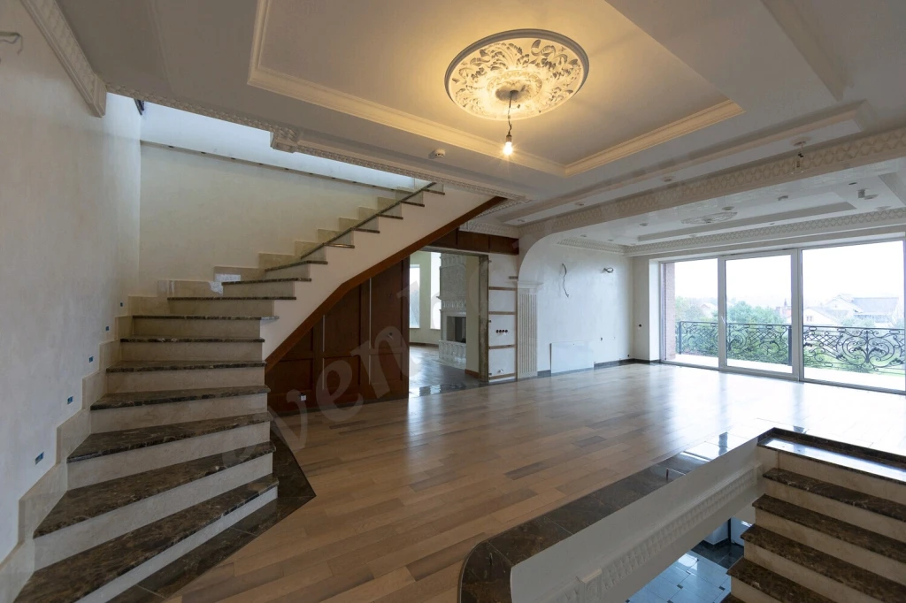 Дом, 692 м², Сельхоз (СНТ или ДНП), 35 сот