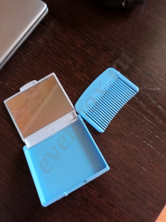 Зеркало с расчёской