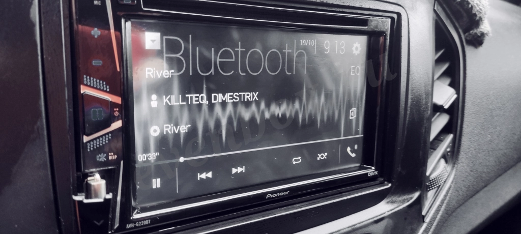 Магнитола Pioneer AVH-G220BT