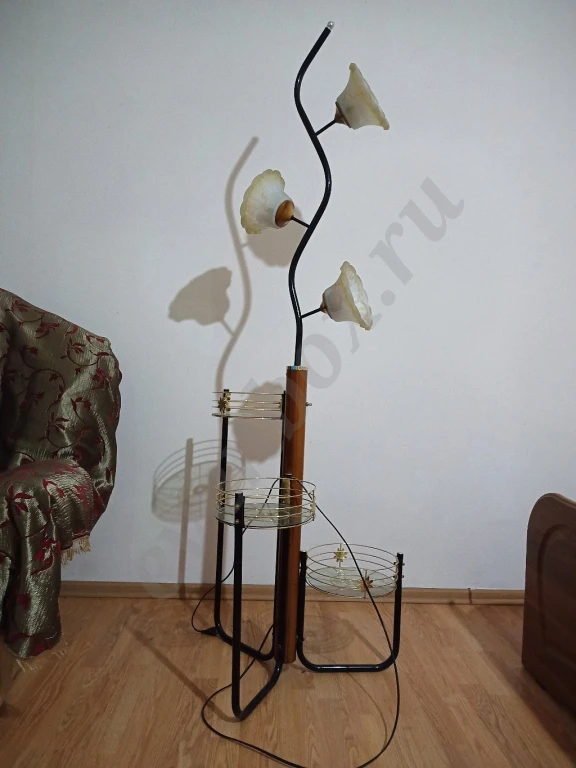 Торшер напольный с  подставками под цветы