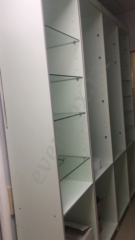 Витрины и стеллажи для аптеки