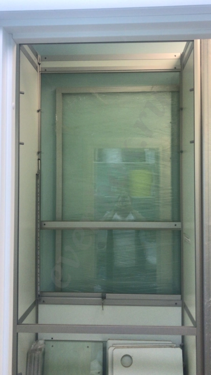 Витрины и стеллажи для аптеки