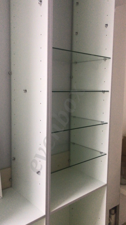 Витрины и стеллажи для аптеки