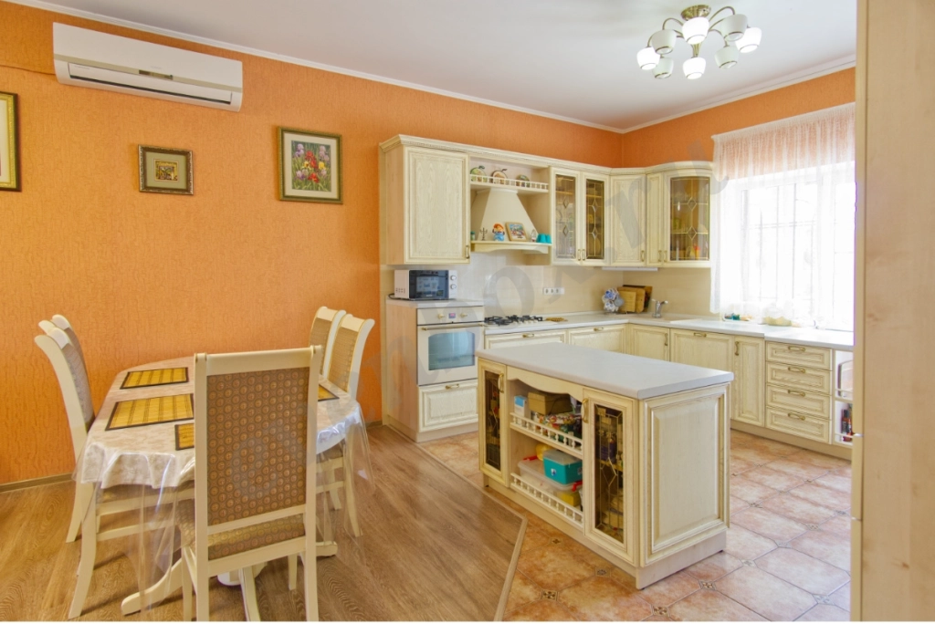 Дом, 228 м², Поселения (ИЖС), 6 сот