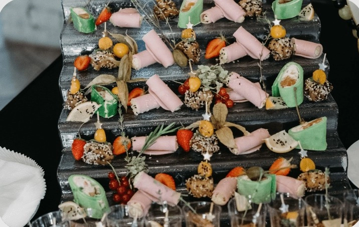 Банкет на свадьбу,кейтеринг и фуршет для свадеб в Москве и Подмосковье