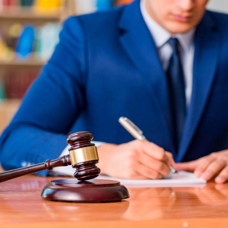 Защита граждан и организаций в суде