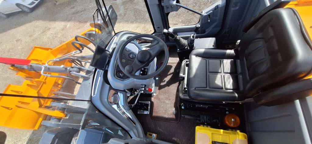 Фронтальный погрузчик Rantex ZL20