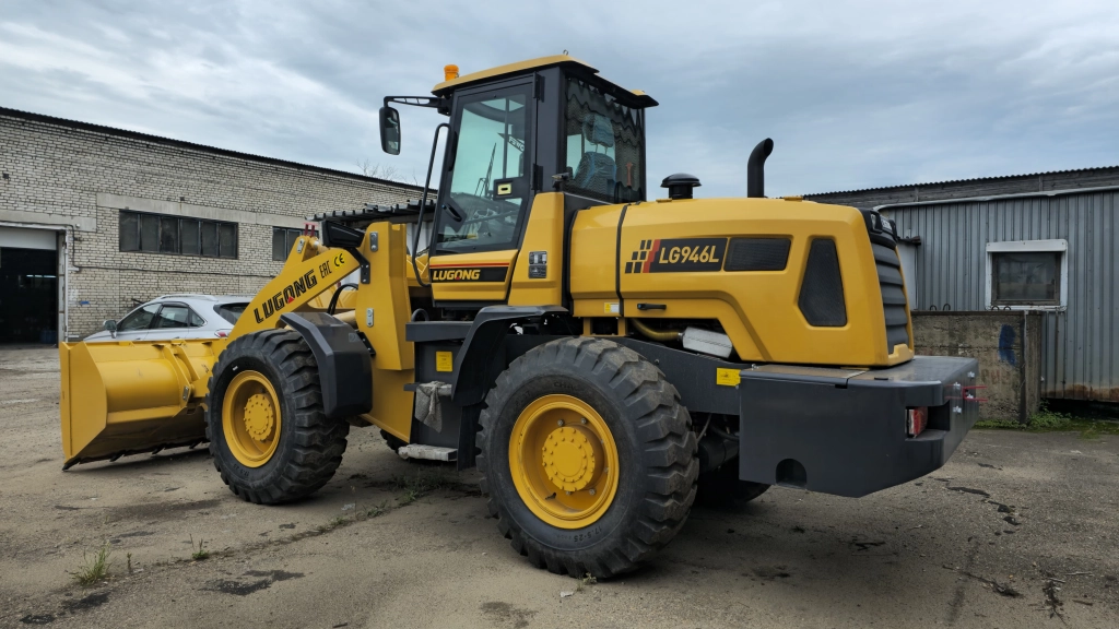 Фронтальный погрузчик Lugong Lg946L