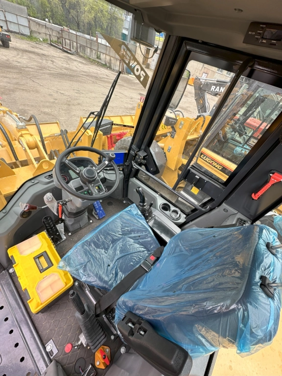 Фронтальный погрузчик Lugong Lg946L